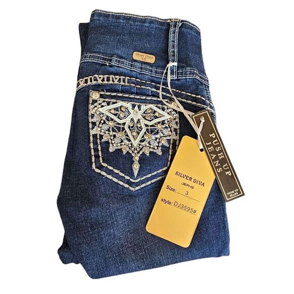 Silver Diva Dark Wash Juniors Size 3 Rhinestones Push up Jeans NWOT - Picture 1 of 12
